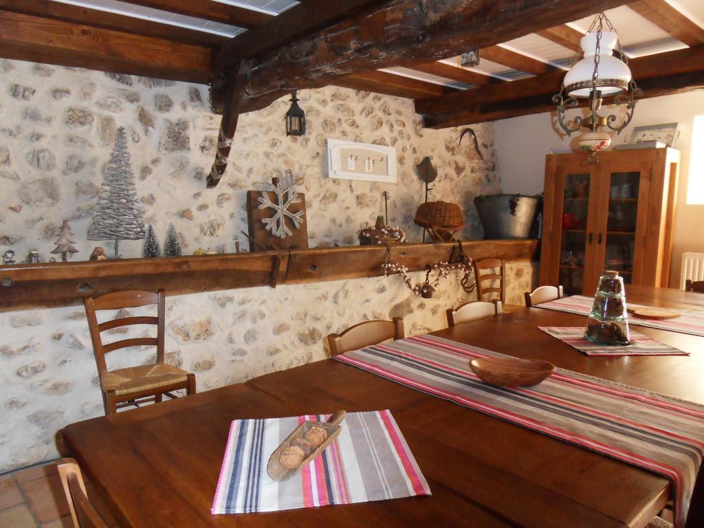 Bed and Breakfast L'Estapade des Tourelons Saint-Jean-en-Royans Exterior foto