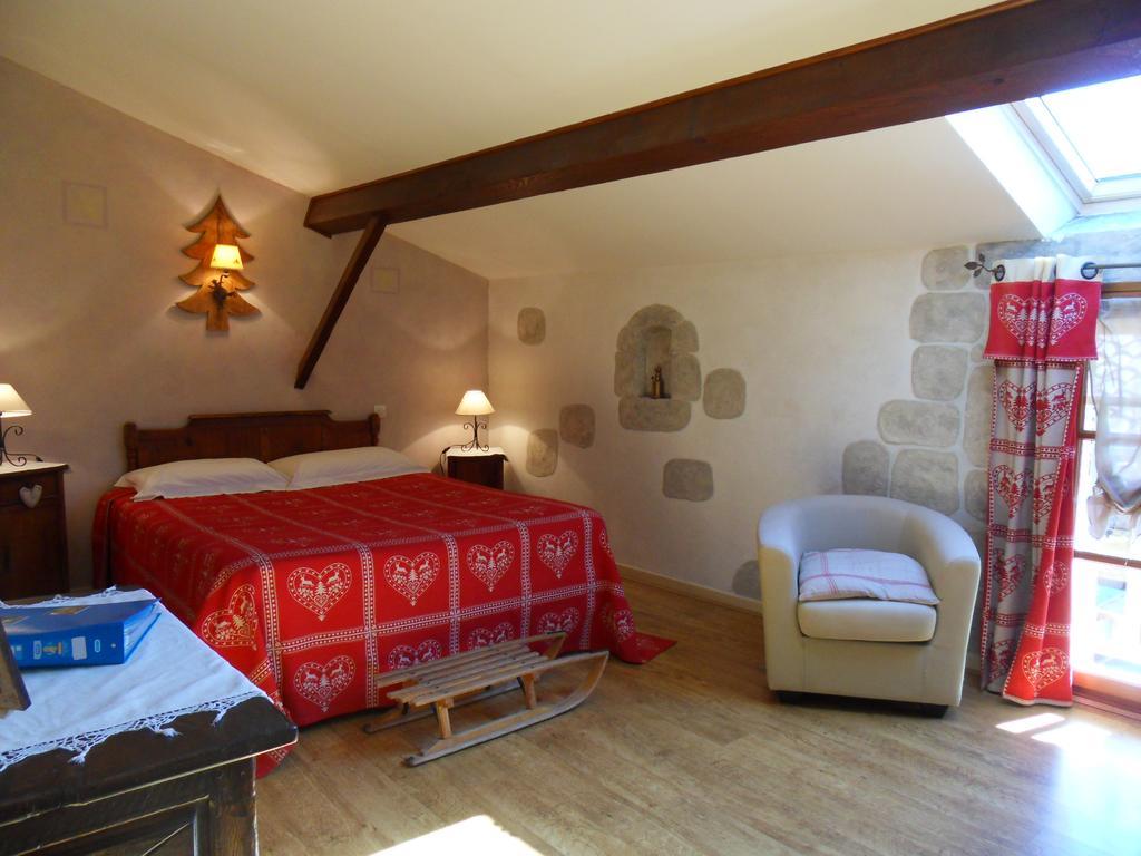Bed and Breakfast L'Estapade des Tourelons Saint-Jean-en-Royans Exterior foto